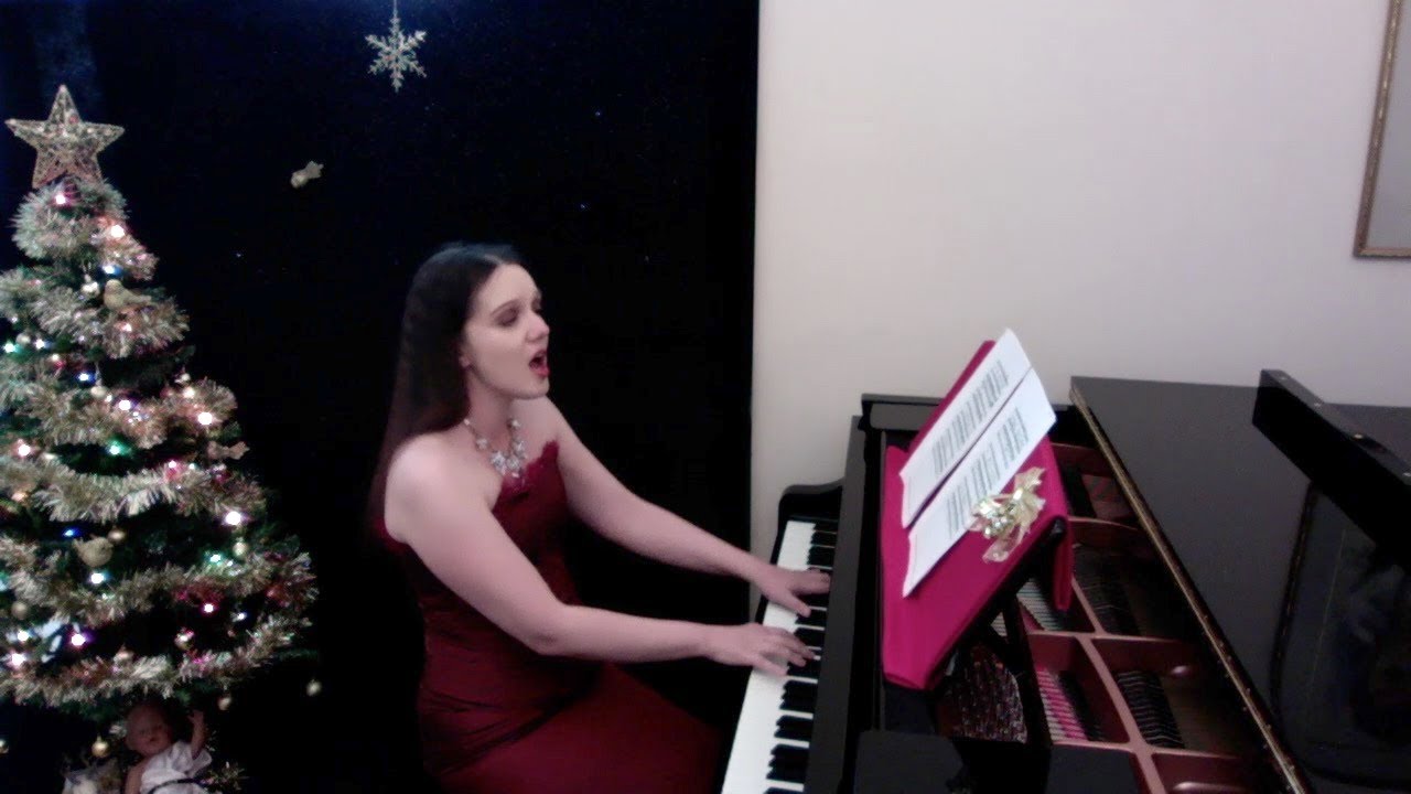Maria Welna sings and plays 'O Holy Night'