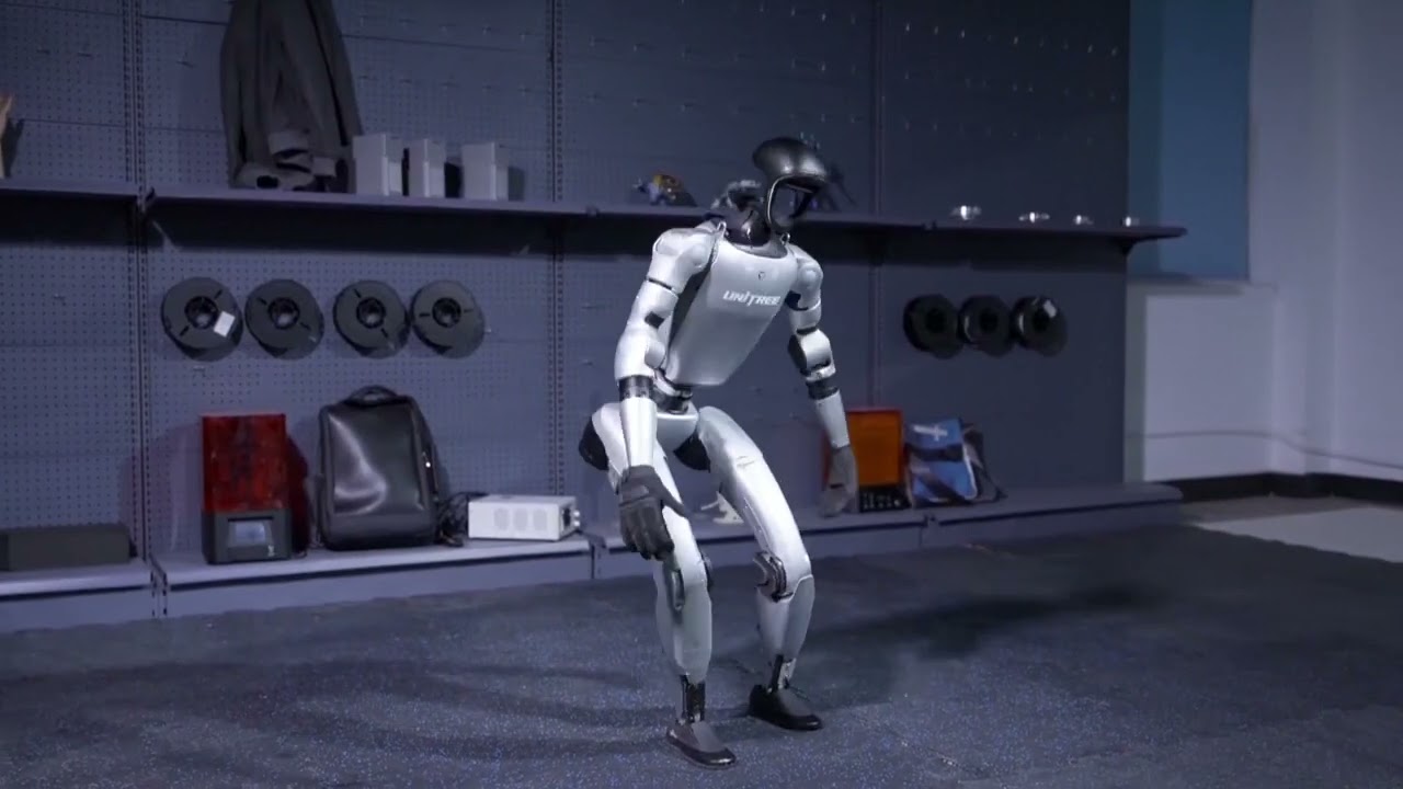 Des robots au départ du semi-marathon de Pékin