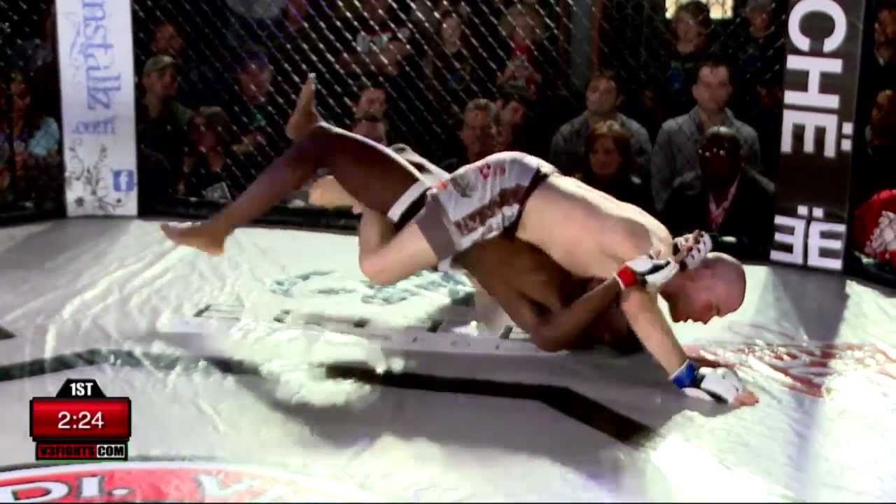 V3FIGHTS: Isaac Fine vs Malcolm Hardmon