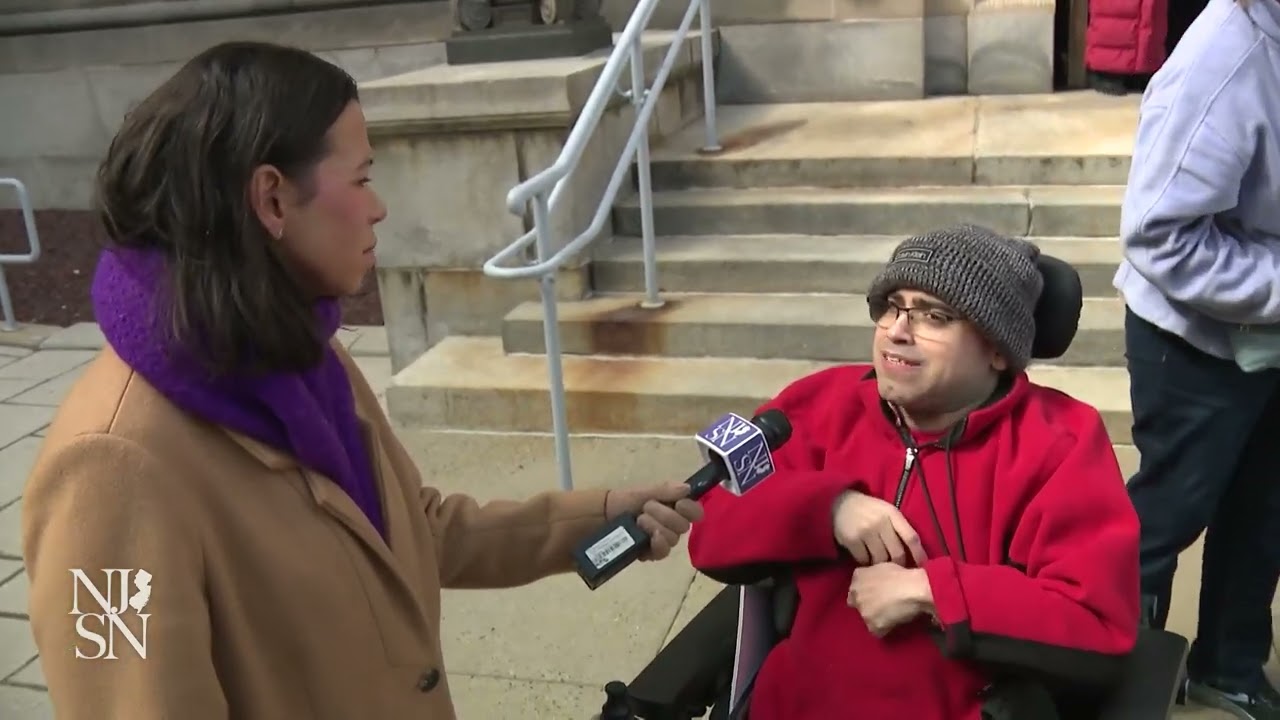 Hundreds rally to protest potential Medicaid cuts