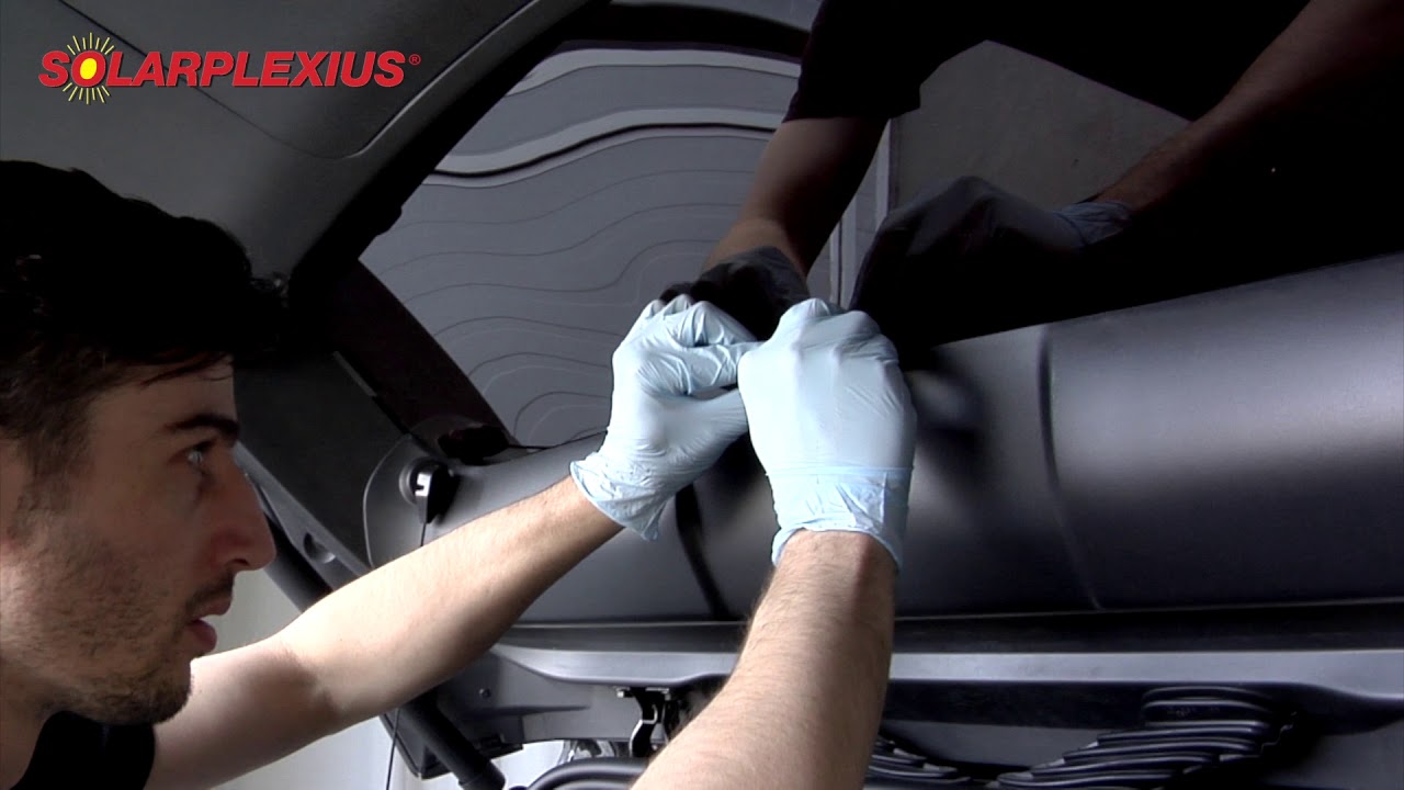 Peugeot 3008 with car sun- and privacy protection. Car windows shades blinds - Solarplexius