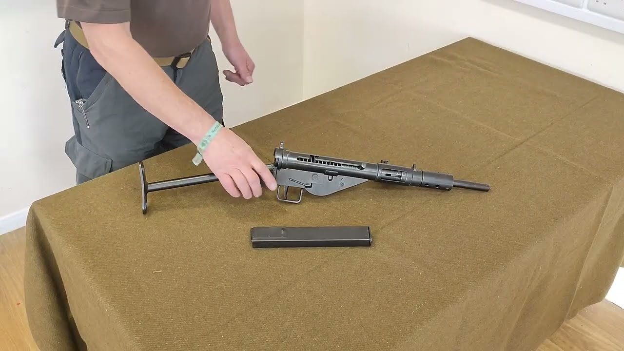 Denix Replica Sten Gun Demonstration of the moving parts