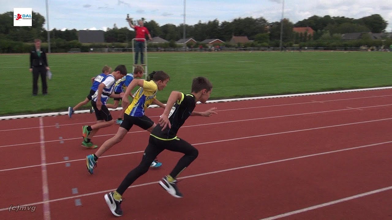 Atletiekwedstrijd (jeugdmeeting) in Westmalle-Mariagaarde