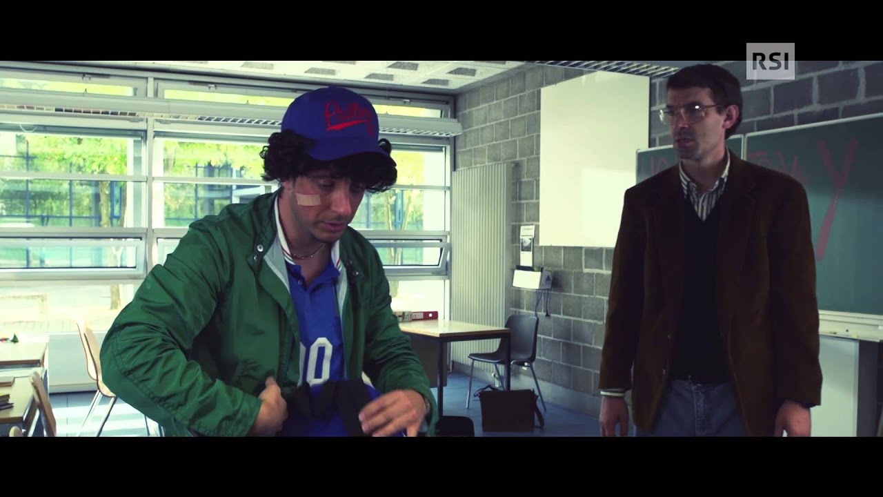 TUTTI A SCUOLA - SKETCH BULLISMO