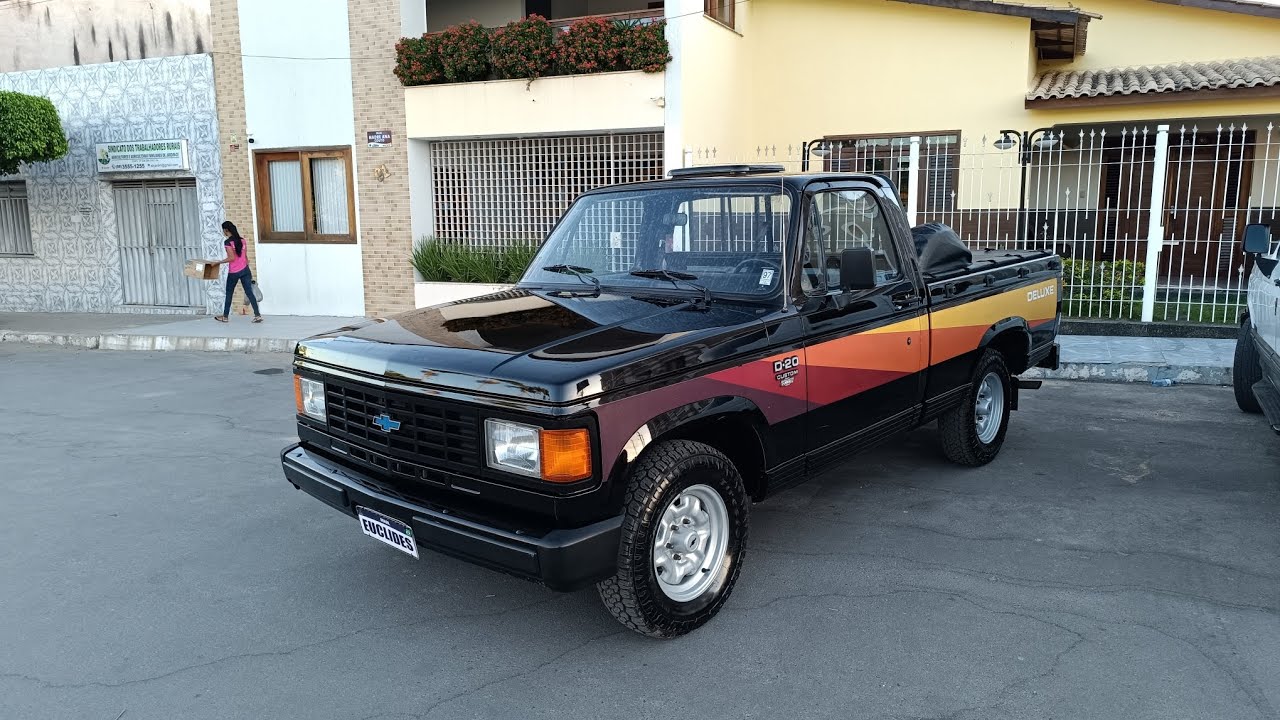 CARROS ANTIGOS | D20 Custom 1988 (relíquia).