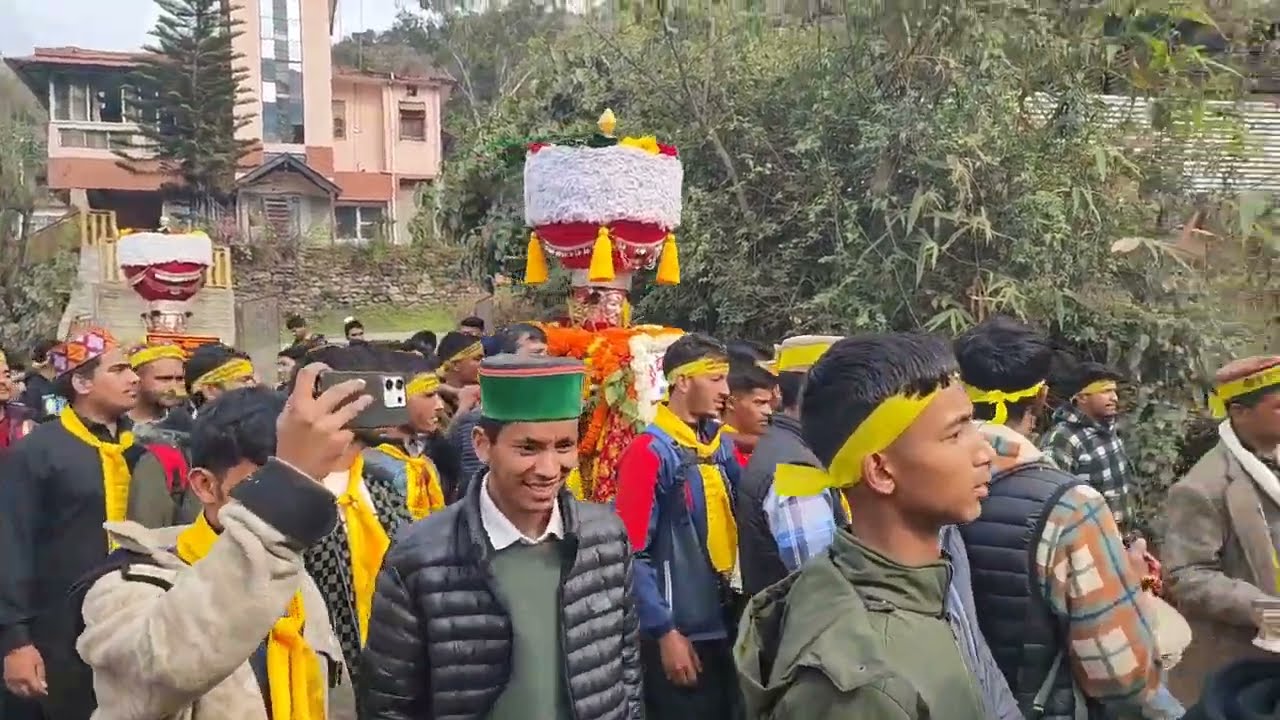 जय देव पशाकोट 🙏 चौहर घाटी के देवता चले छोटी काशी में || shivratri # mandi # देवता मिलन