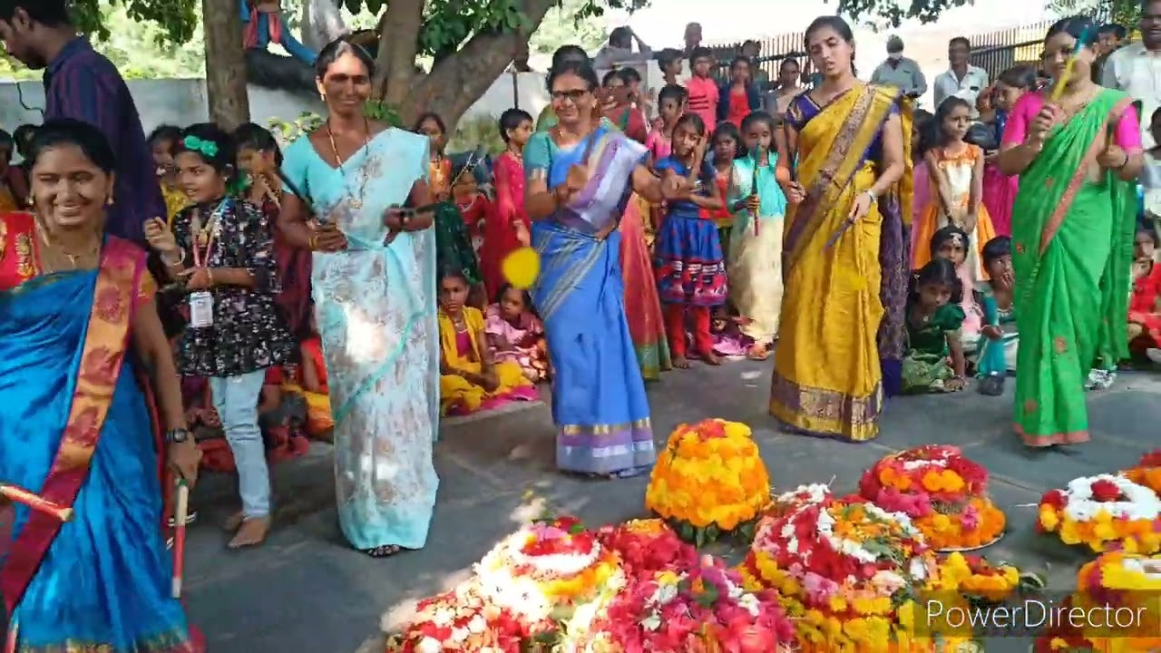 వైరాలో బతుకమ్మ సంబరాలు
