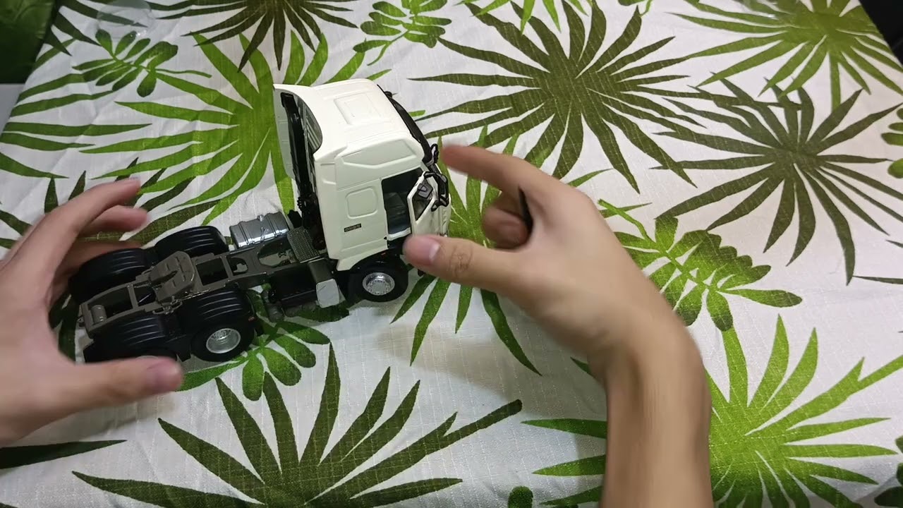HOWO T7H || MODEL (DIECAST)