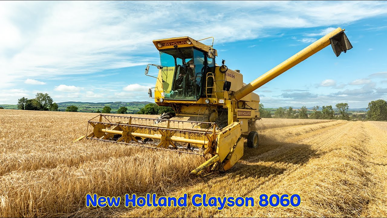 38 year old New Holland Clayson 8060 | Spring Barley Harvest