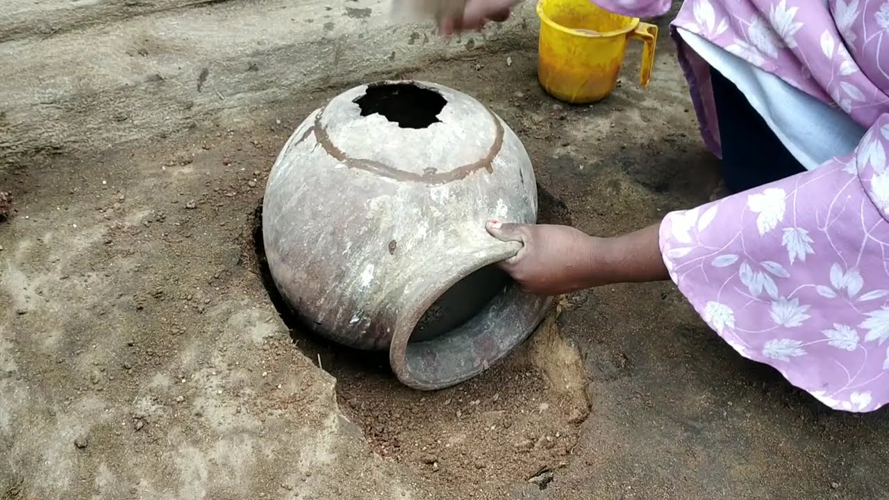 मिट्टी का चूल्हा ऐसे बनाये ... पुराने मटके के इस्तेमाल से.. खाना बनेगा स्वादिष्ट और फटाफट