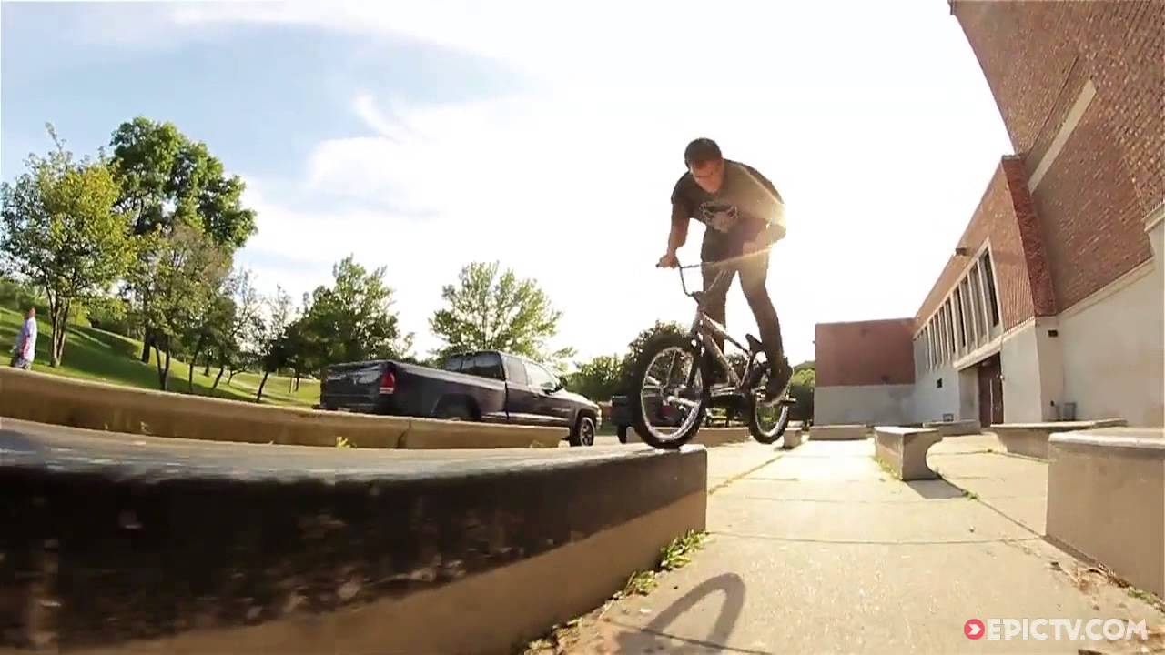 Grant Castelluzzo Shreds A Ledge-Rider's Dream Spot | 10 Trick Tuesday, Ep. 9