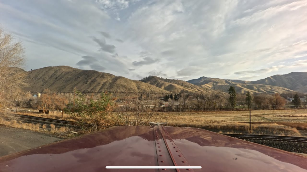 Loading PEARS in Cashmere, WA with a NO EXIT facility 😱 And a gift from a subscriber 🥰