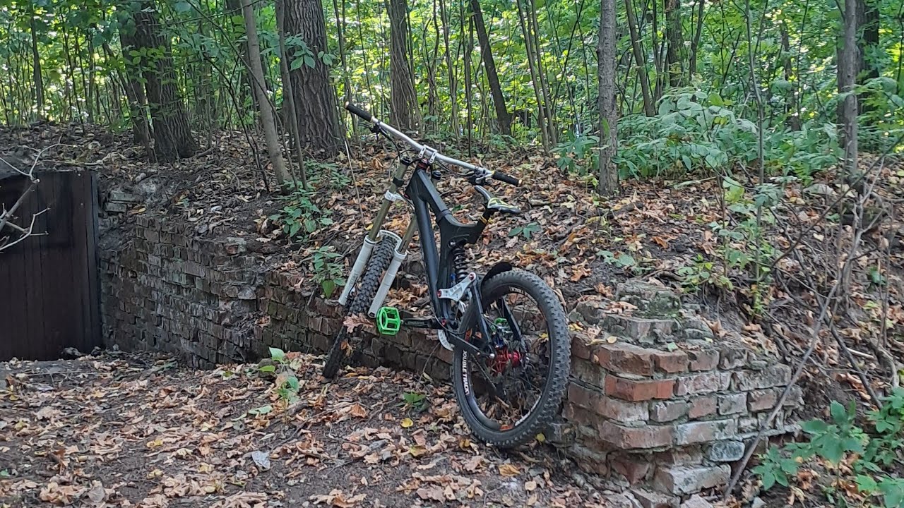 FeelPark DH 09.2023 Specialized bighit от дачи Ворошилова до Москва реки нарезка из 3 трасс.