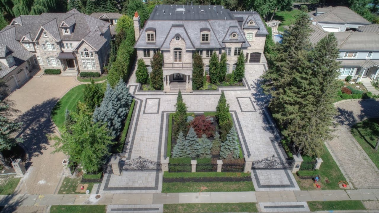 14 Bryson Drive, Richmond Hill