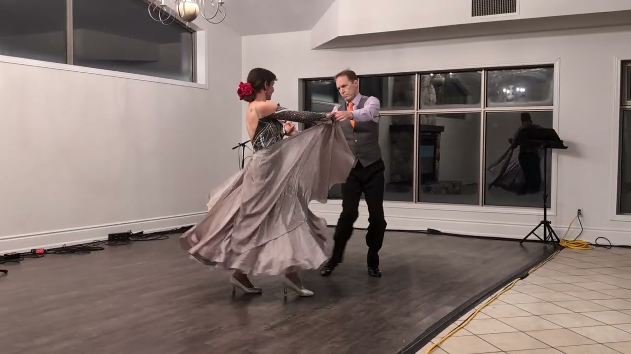 Ochiul Tau Iubit cu Anca Toma-Scarr și dansatori la Ziua lui Eminescu in Kitchener Ontario Canada.