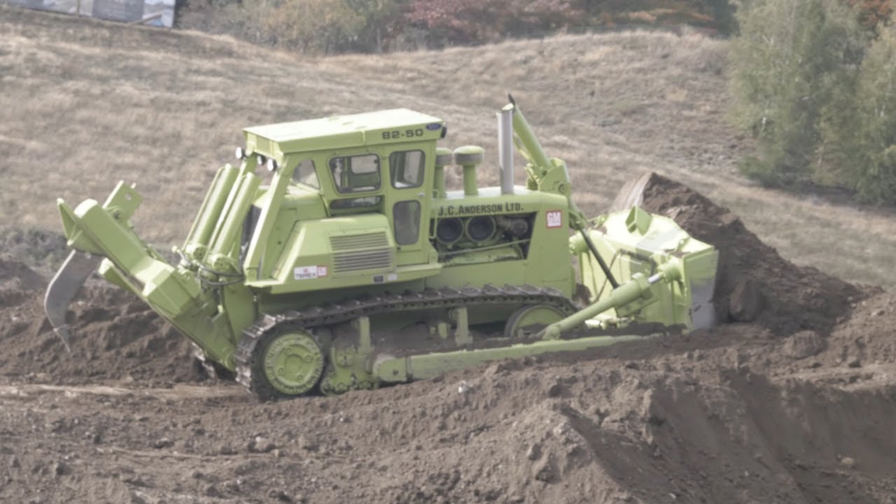 12V-71T Detroit Powered Terex 82-50 Bulldozer Pushing Dirt