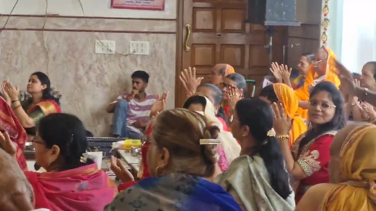 Muniwar aaj meri...#paryushan #paryushanparv #2025 #mandir #bhakti #ahimsa #day6 #bhajan #satya 