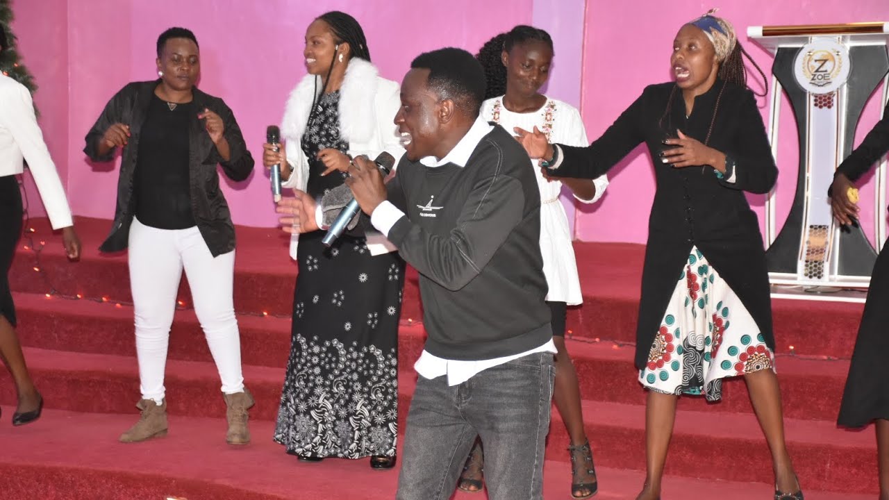 DEEP WORSHIP 😭🙌 // HOT PRAISE 👏// HILLARY THE WORSHIPPER  at  @ZoeWorshipCentreKinoo