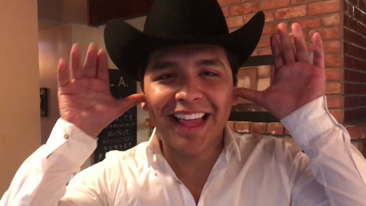 Las 50 preguntas Christian Nodal