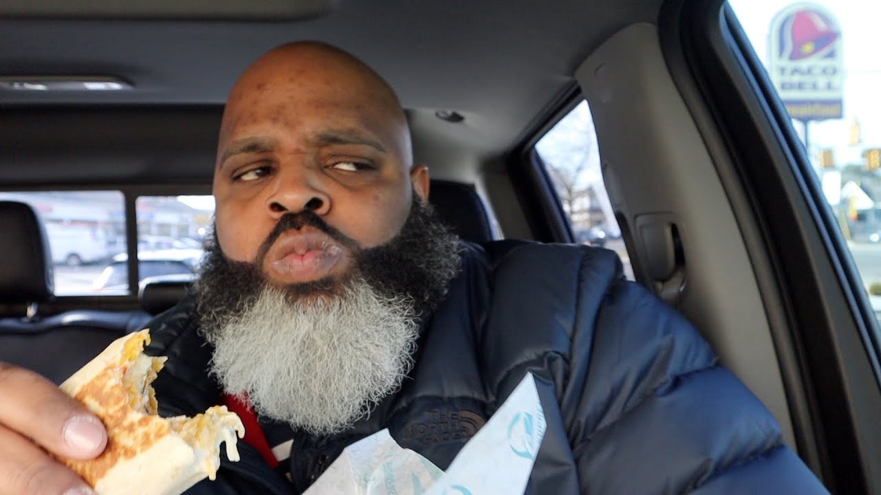 TACO BELL Salsa Verde Grilled Chicken Burrito Review