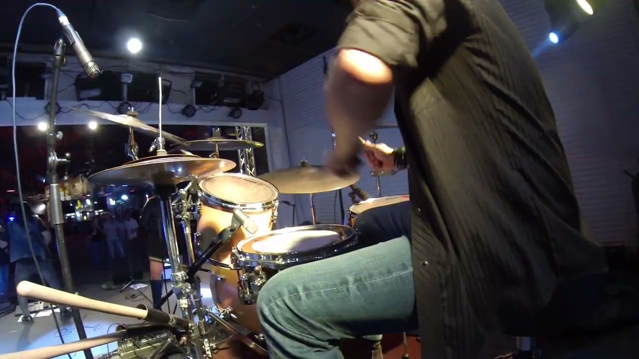 Man in the box (Alice in chains) cover by Rocket Queen LTX
