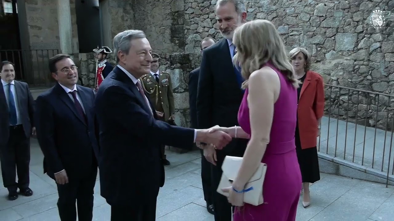 El Rey ofreció una cena de bienvenida en la entrega del “Premio Europeo Carlos V”, a Mario Draghi