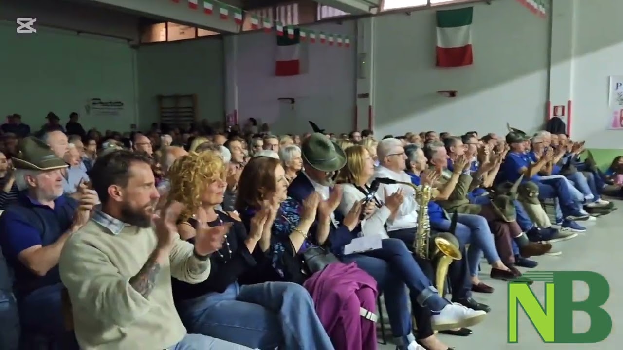 Pollone "canta l'Adunata": gremito il polivalente fra musica e cori alpini