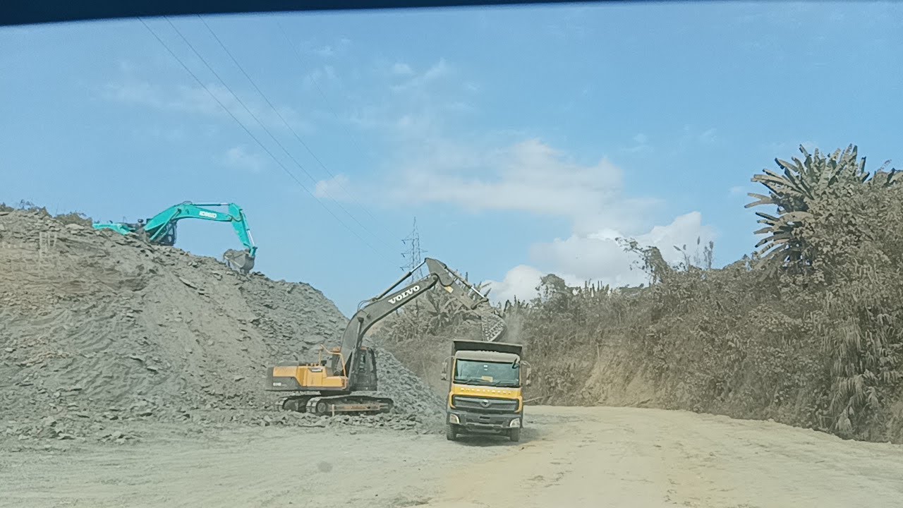 Khamrang to kawnpui inkar kawng. 