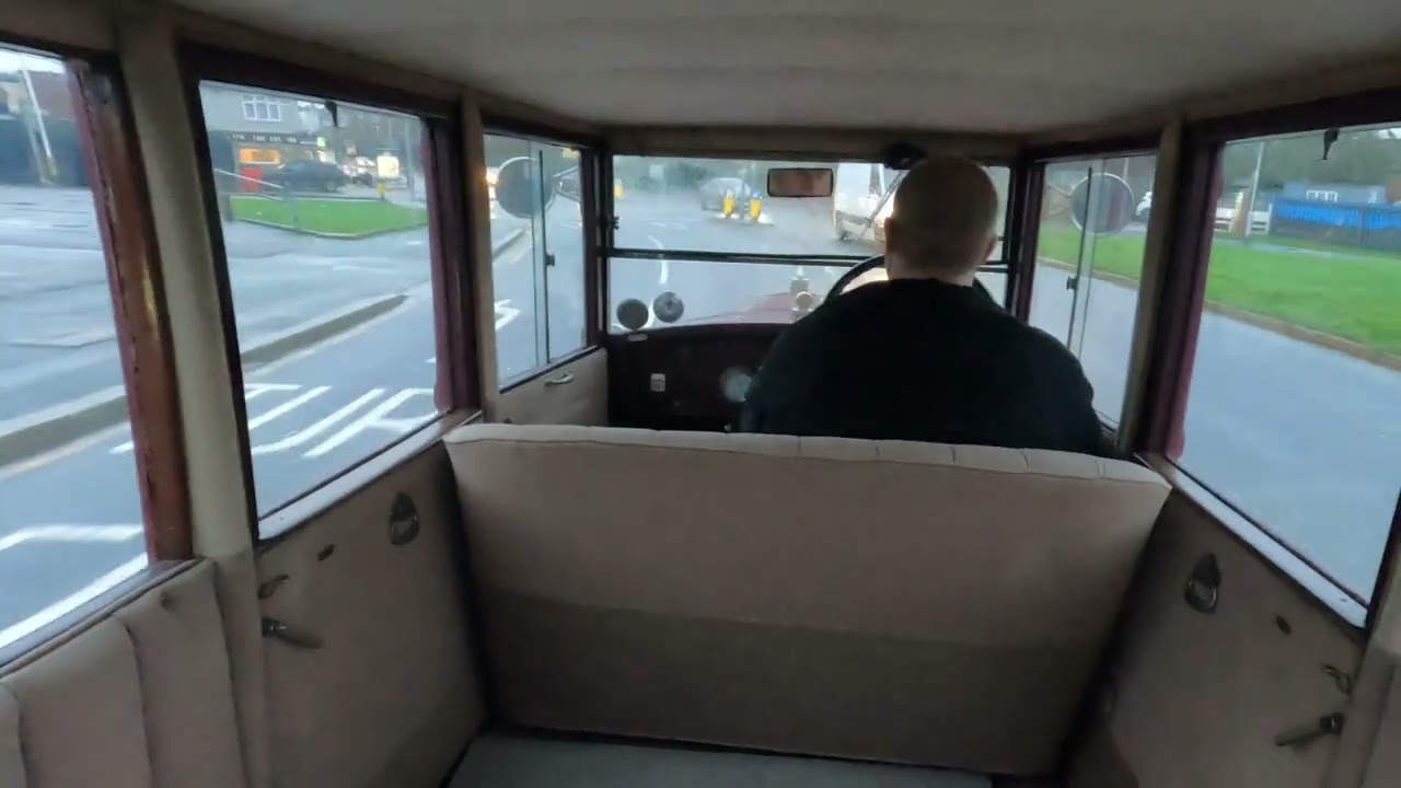 Driving YU 4561 - 1927 Armstrong Siddeley 14/4 Broadway Saloon
