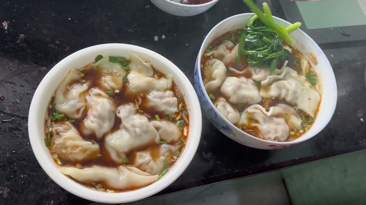 今天殷二哥搞卫生，我和女儿们一起包饺子吃，殷二哥却不吃我们的饺子#记录真实生活 #家庭日常 #饺子