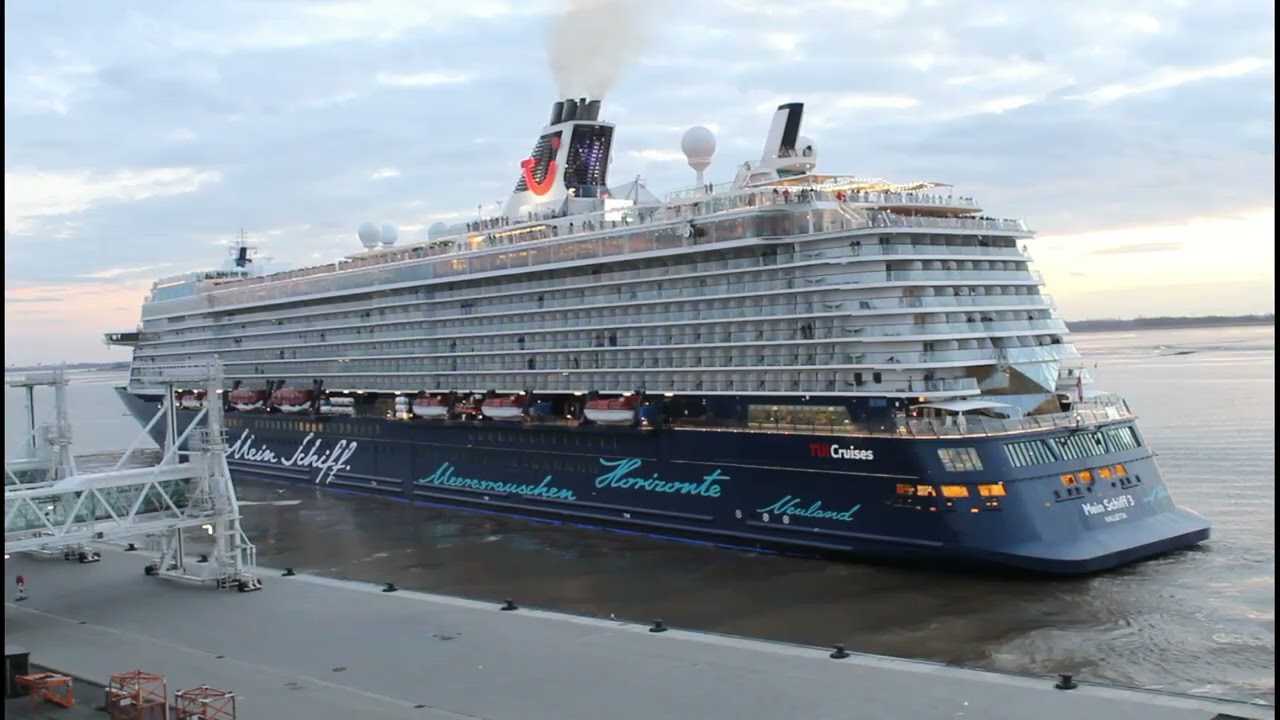 Mein Schiff 3 Die Mein Schiff 3 verlässt Bremerhaven und nimmt Kurs auf Nordfjordeid (Norwegen)