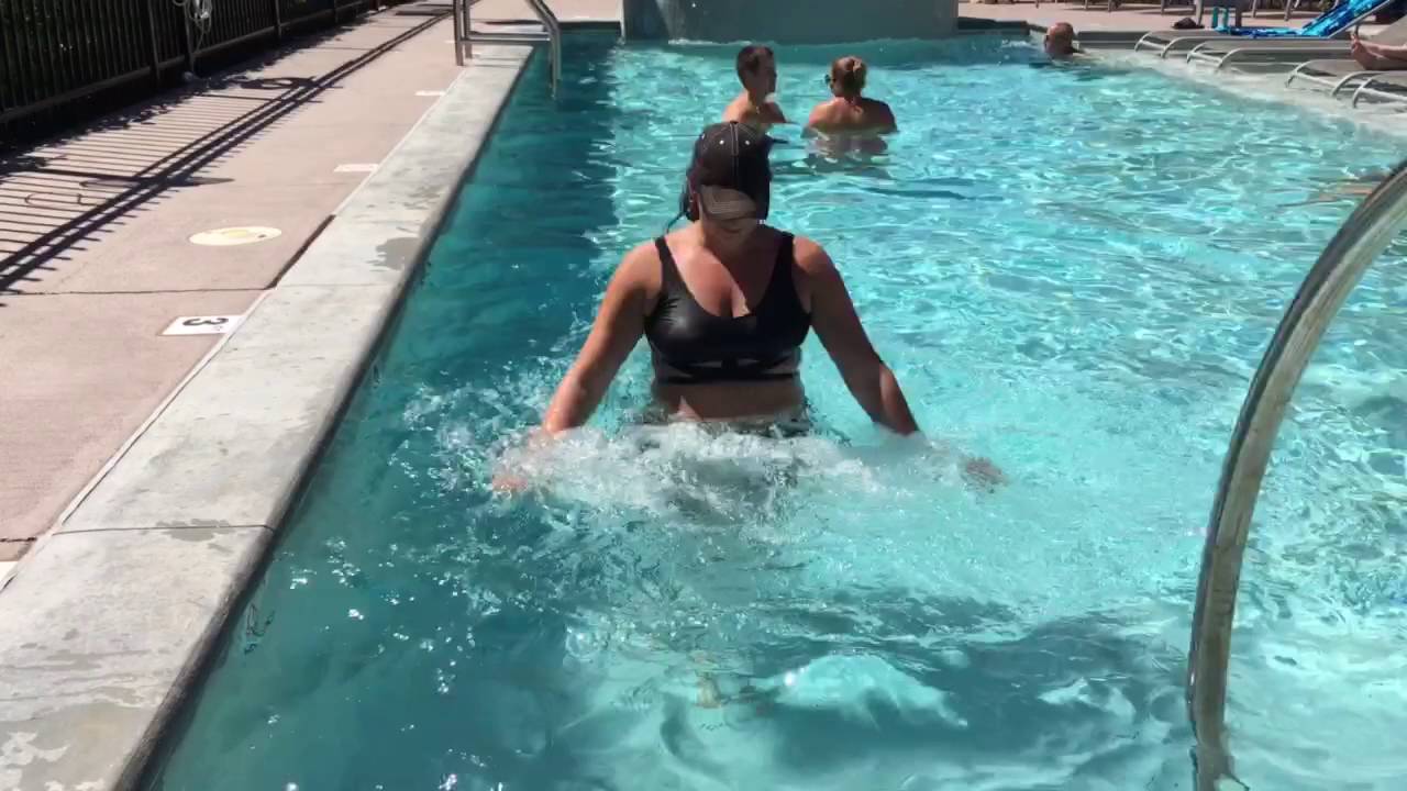 Pool Workout-Vertical Jump with Knee Tuck