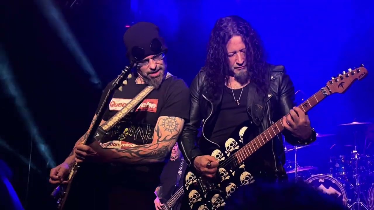Queensryche- Walk In The Shadows 