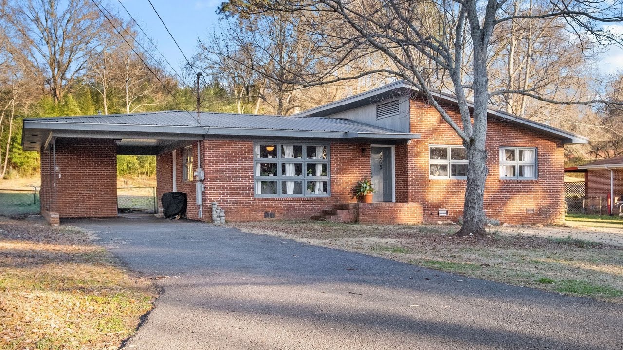 205 Maumee Boulevard, Weaver, AL