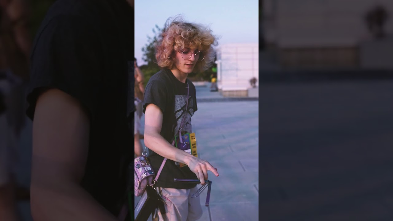 Flipping At a Furry Convention?! 😸🔪 #balisong #nabalis