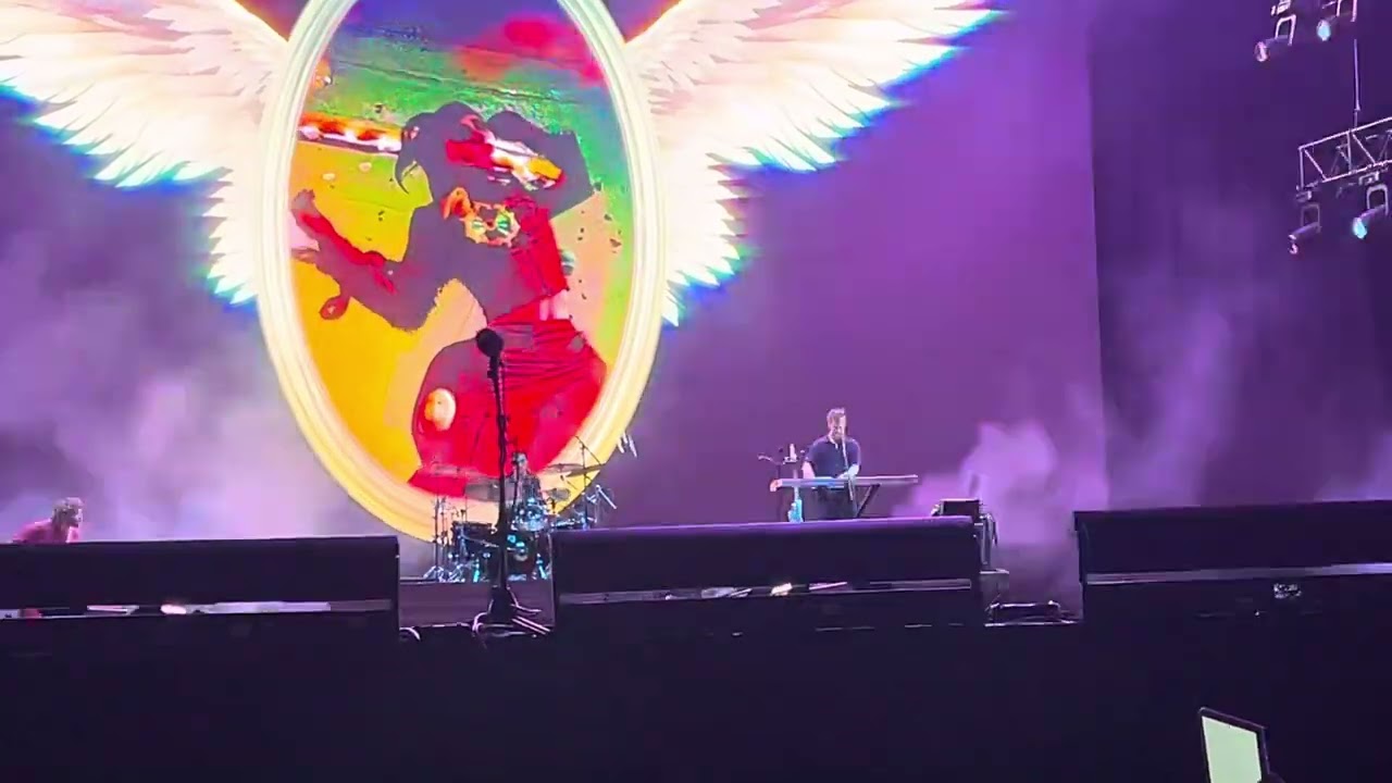Magdalena Bay - Cry For Me (Axe Ceremonia 2025, Ciudad de México)