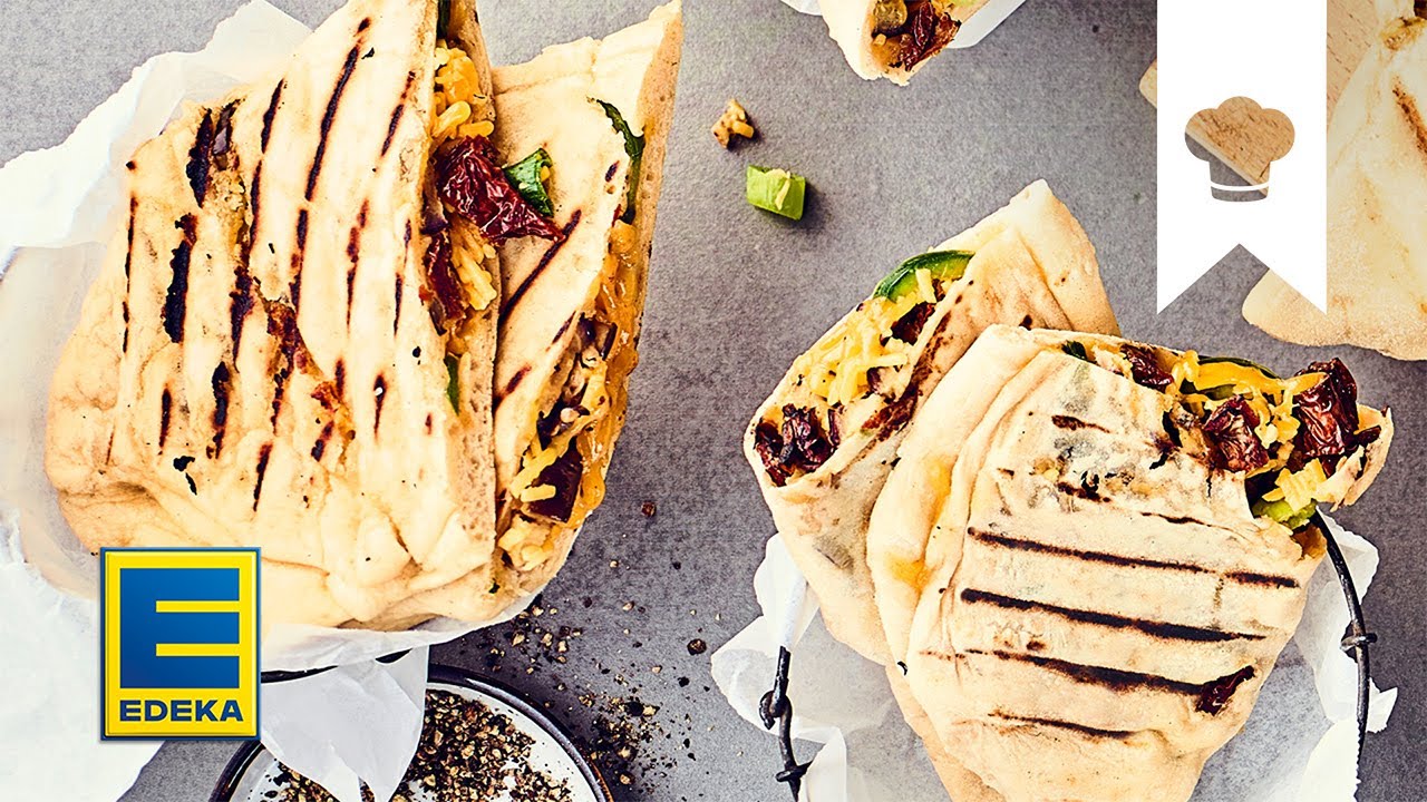 Grillbrot Rezept | Gegrillte Teigtaschen gefüllt mit Auberginen und Cheddar-Käse | EDEKA