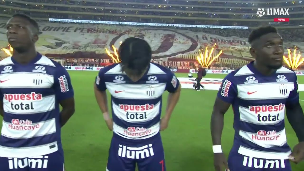 INCRE&Iacute;BLE RECIBIMIENTO A UNIVERSITARIO DE DEPORTES 🔥 SE SALUDAN LOS COMPADRES
