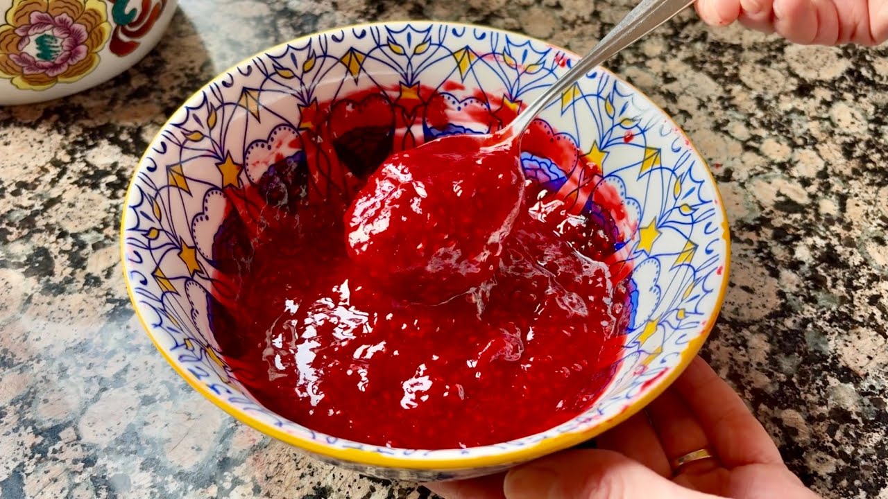 МАЛИНОВЫЙ КОНФИТЮР. Вкуснейшая прослойка для тортов и пирожных🍰