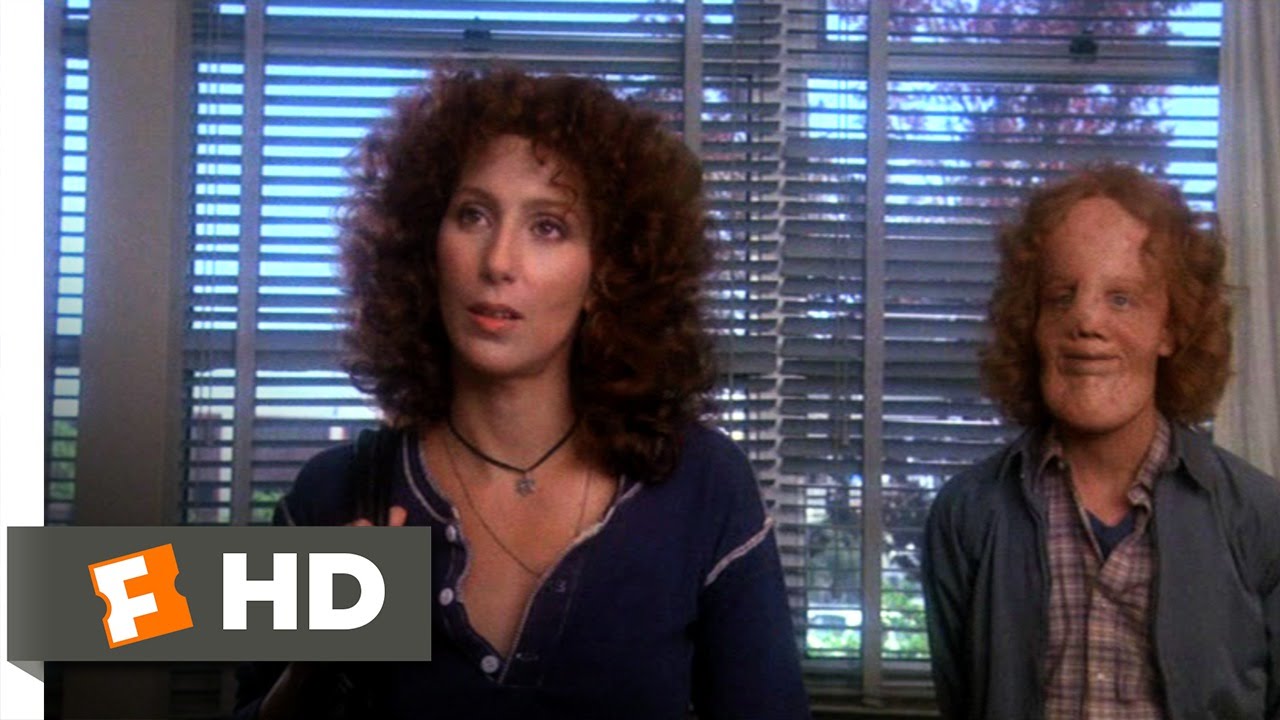 Maska (1/10) Fragment filmu - Rejestracja do szkoły (1985) HD