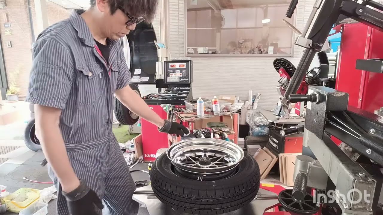 【ビードが上がらない時のひとりぼっちで出来る対処方法】7Jホイールに155/65R14タイヤ組み換え　サニトラ　引張タイヤ　 小野谷タイヤチェンジャー　アルマックスエクシードXX 　羽島市　中村自動車