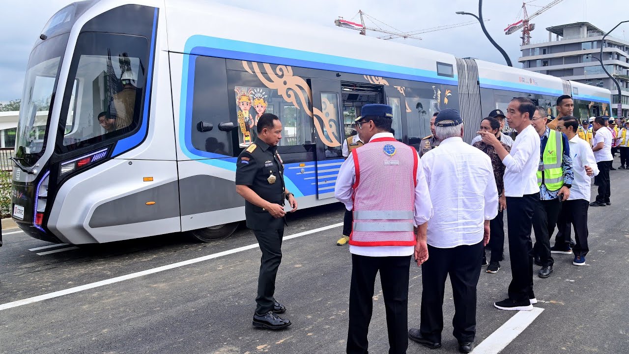 Presiden Jokowi Tinjau Transportasi ART dan Training Center PSSI, IKN, 13 Agustus 2024