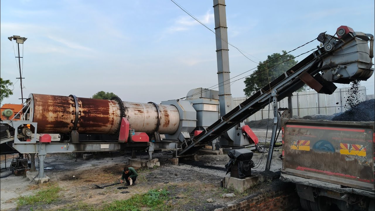 Aaj to JCB bigad gaya 😱😱😱 Plant chalu kar diya 🛣️🛣️ arvind ko muhrat ka paisa chahiye😀😀😀#vlog #trave