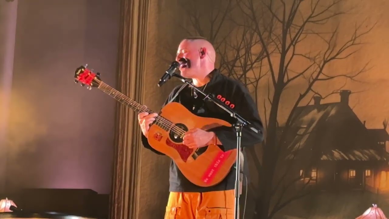 Dermot Kennedy - Moments Passed (Live at the Orpheum, Vancouver | Oct 7, 2025)