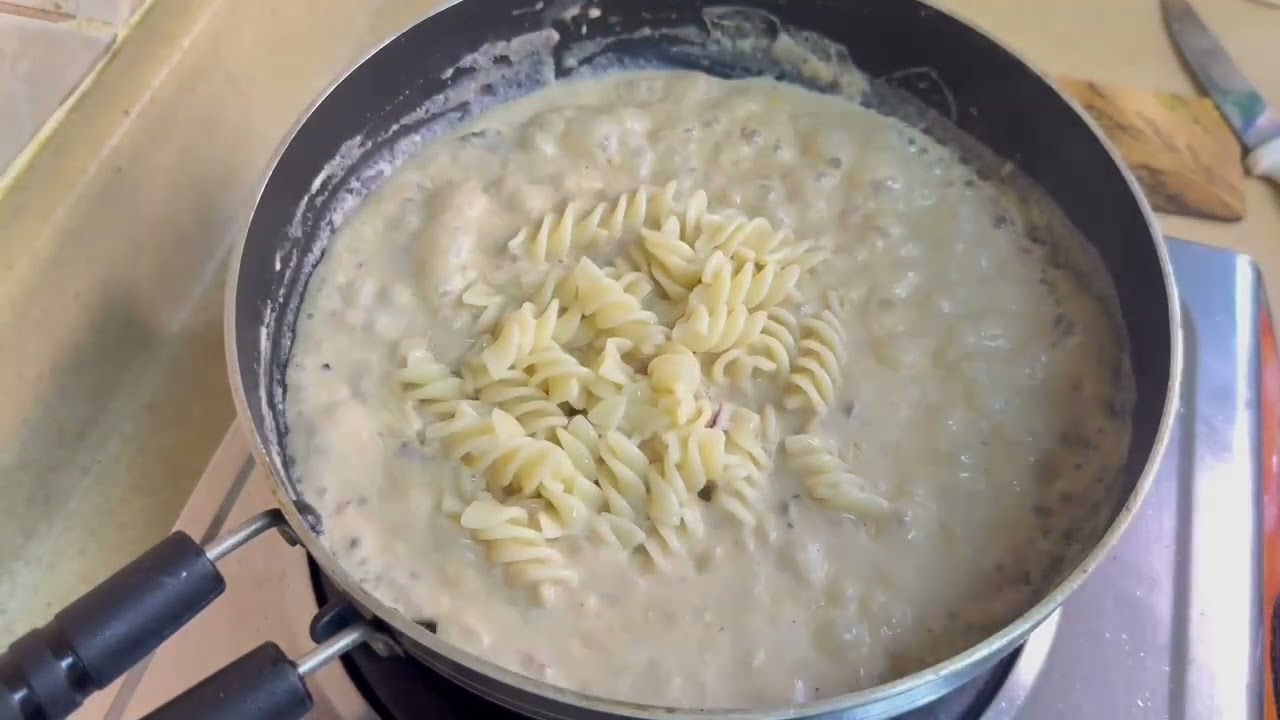 Roasted chicken with creamy white sauce pasta | Ramadan Recipes😋