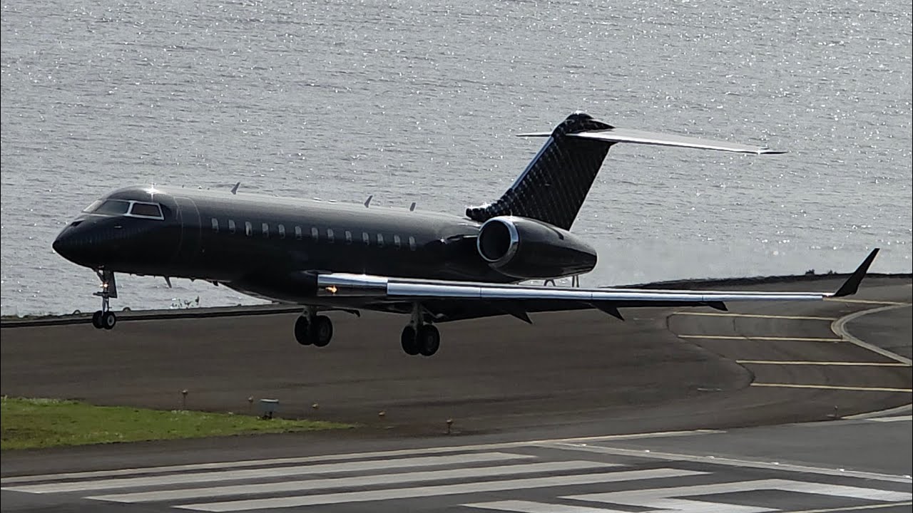 CR7 Bombardier Global XRS landing with His mother at Madeira Airport 