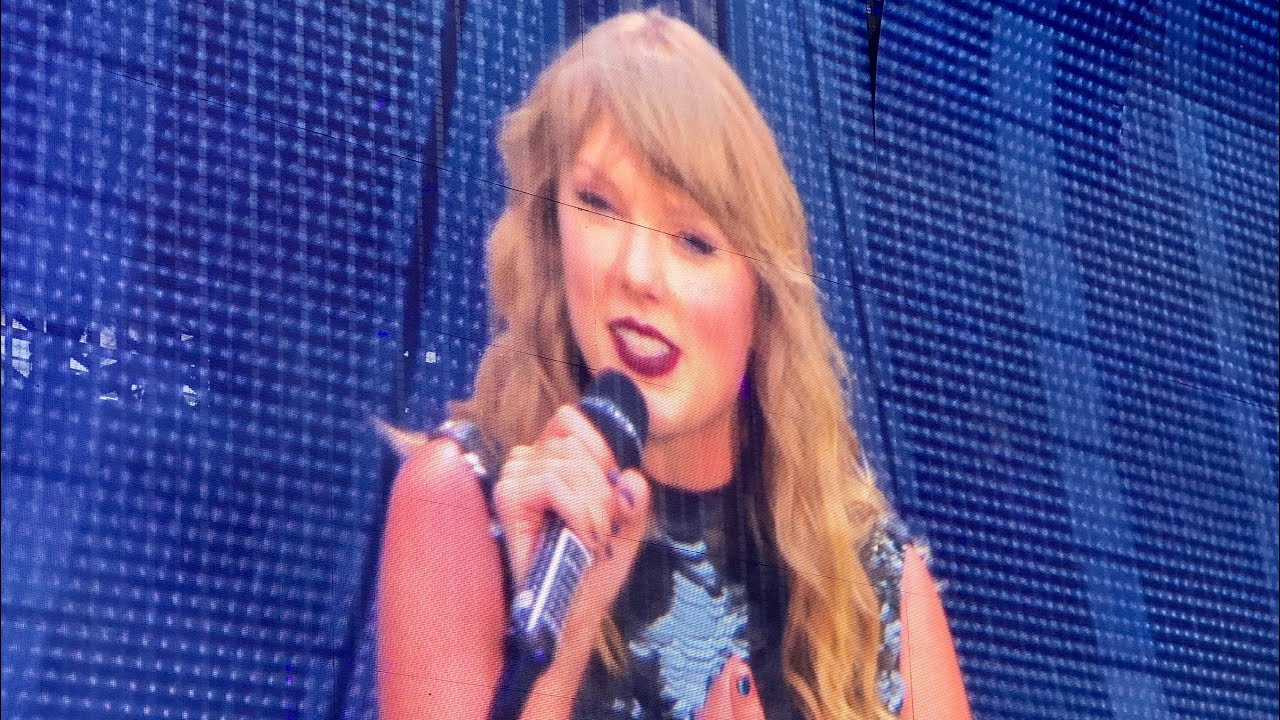 Taylor Swift READY FOR IT - Reputation Stadium Tour London
