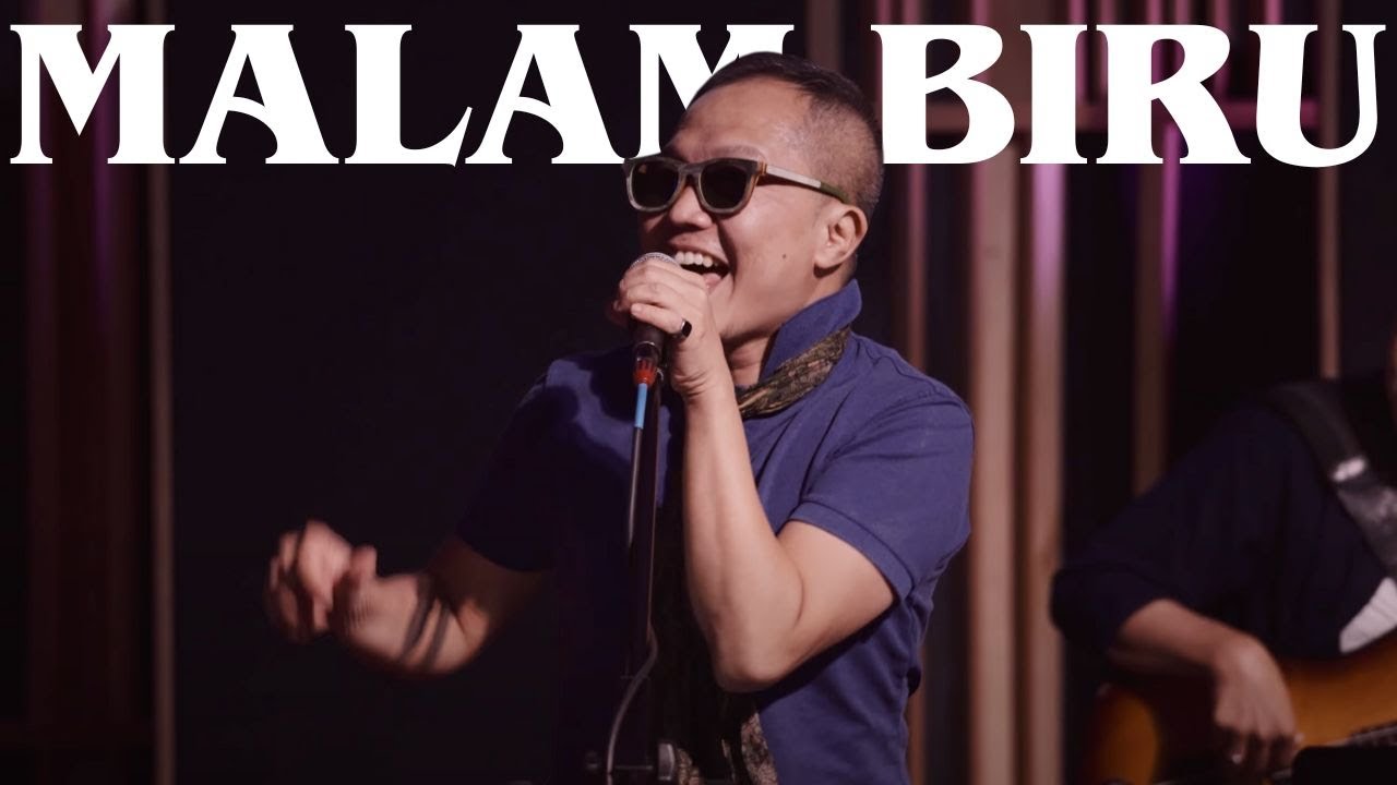 Malam Biru - Sandhy Sondoro