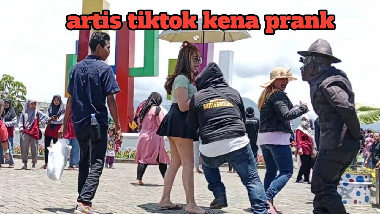Kaget yang sangat luar biasa..!! Prank patung hidup..!!!