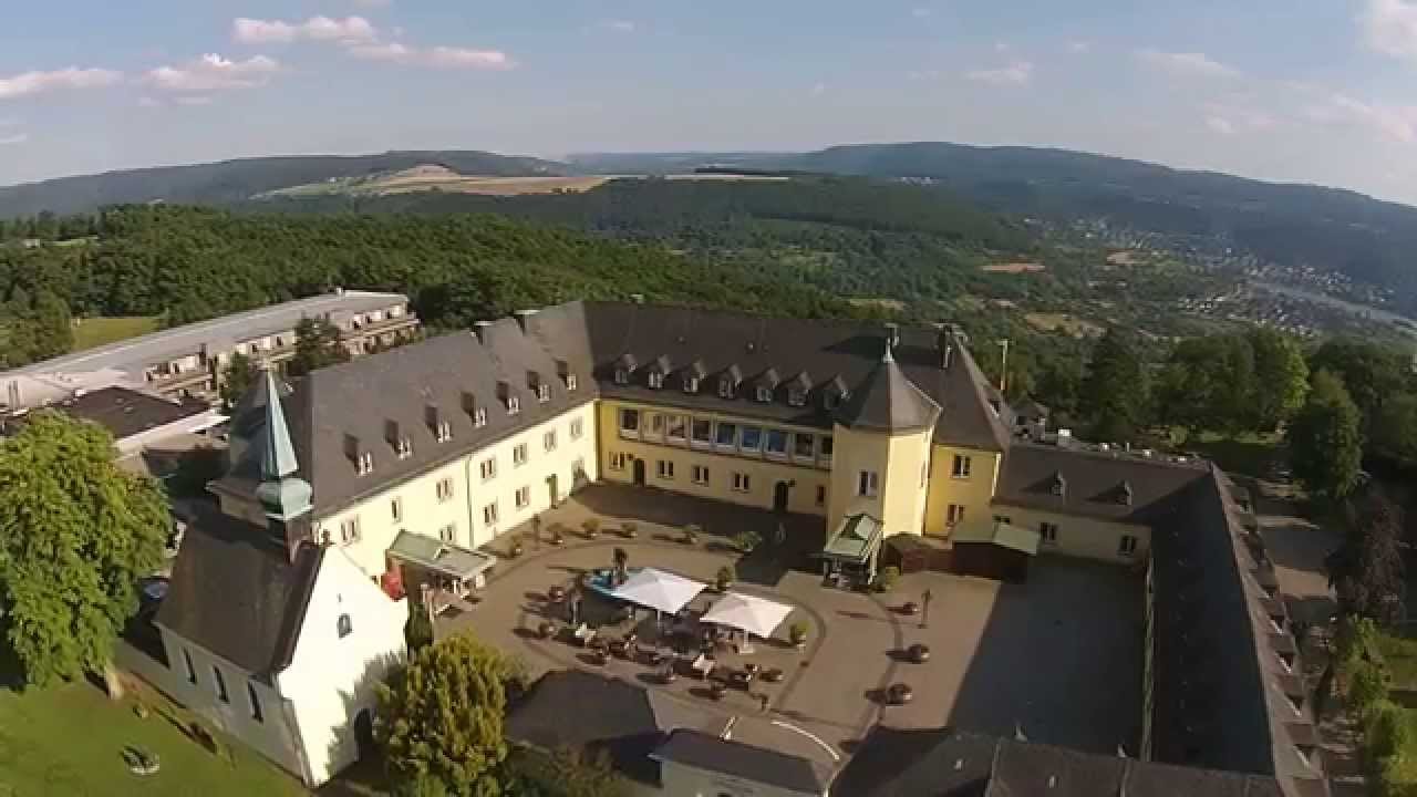 Flug über dem Golfhotel Jakobsberg bei Boppard